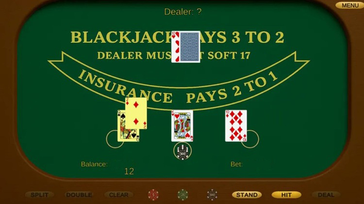 Ekran symulatora blackjacka z wirtualnymi żetonami i przyciskami Hit, Stand, Double
