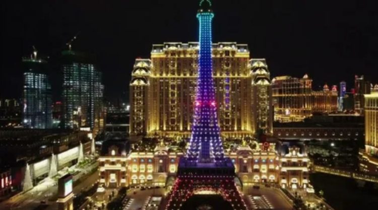 Panorama Cotai Strip w Makau — największe kasyna świata nocą