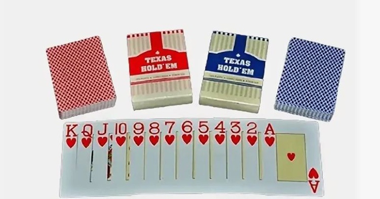 Zestaw różnych typów pokera — karty do Texas Holdem, Omaha, Seven Card Stud, Five Card Draw